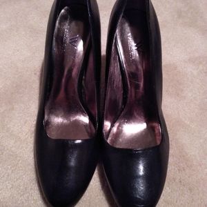 Black "Classic" Pumps. 3in Heels